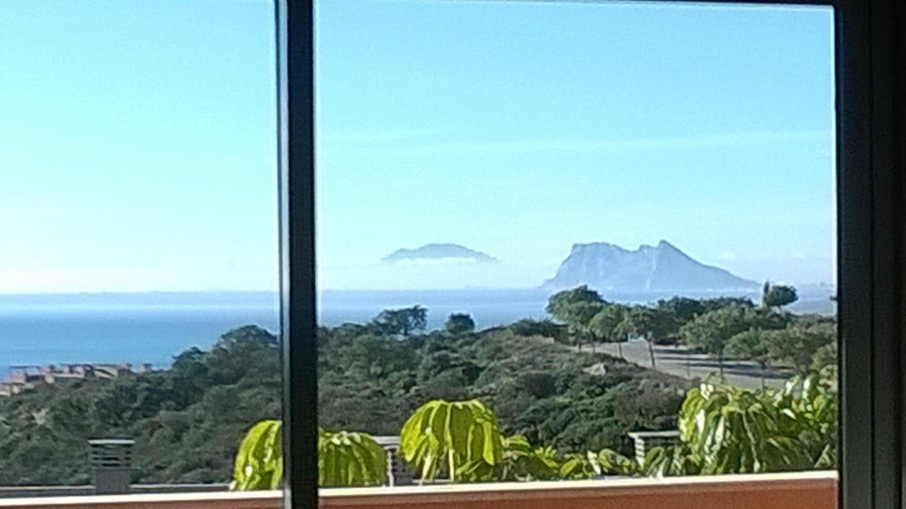 2055-Superb 2Bedrooms Apt, Gibraltar And Sea View Манилва Экстерьер фото