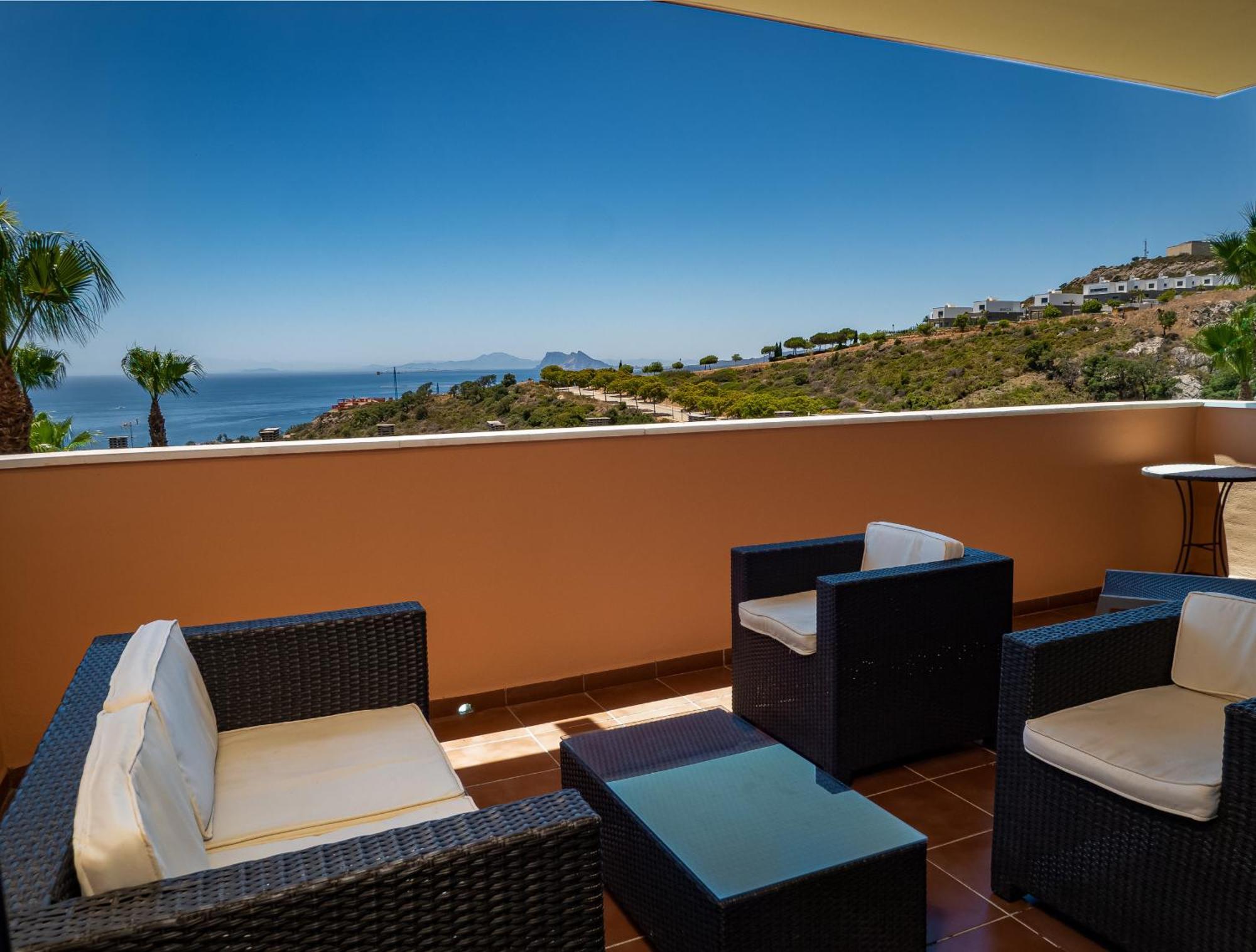 2055-Superb 2Bedrooms Apt, Gibraltar And Sea View Манилва Экстерьер фото